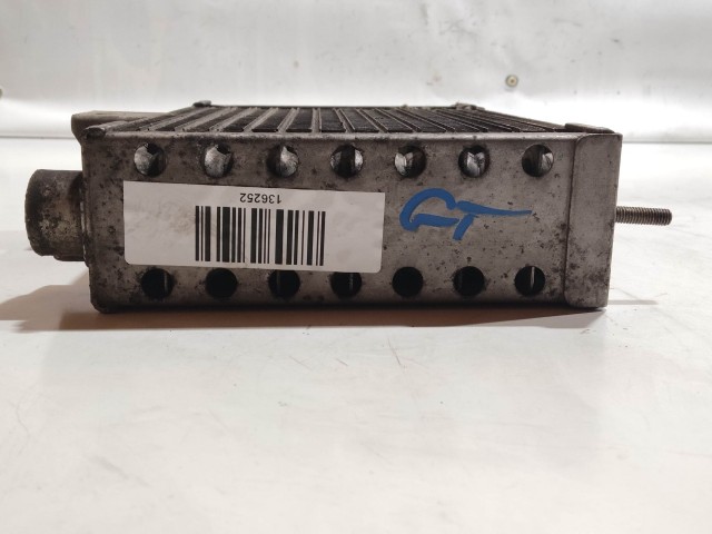 136252 Alfa Romeo GT , 147 1,9 16v Diesel motorolaj hűtő, cső rögzítő csavarok bele vannak törve!!!!