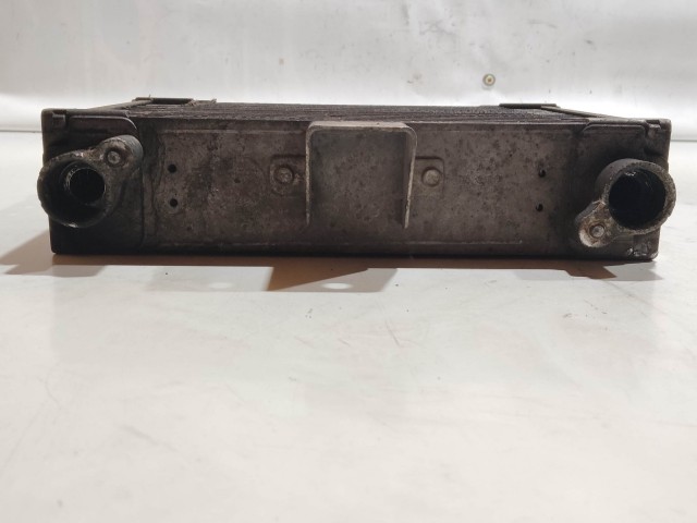 136252 Alfa Romeo GT , 147 1,9 16v Diesel motorolaj hűtő, cső rögzítő csavarok bele vannak törve!!!!