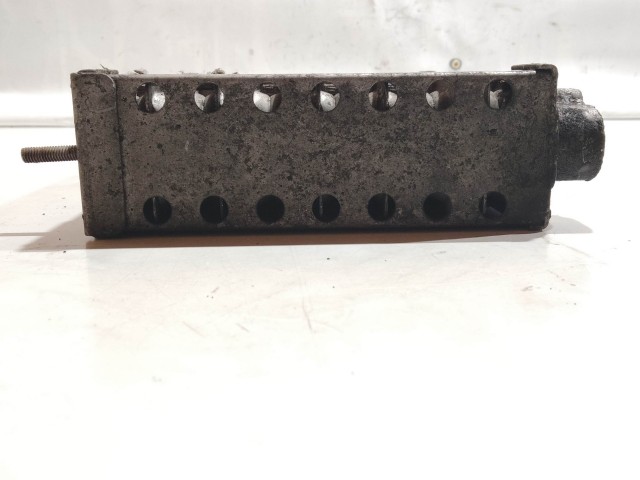 136252 Alfa Romeo GT , 147 1,9 16v Diesel motorolaj hűtő, cső rögzítő csavarok bele vannak törve!!!!