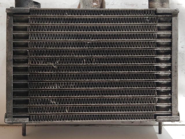 136252 Alfa Romeo GT , 147 1,9 16v Diesel motorolaj hűtő, cső rögzítő csavarok bele vannak törve!!!!