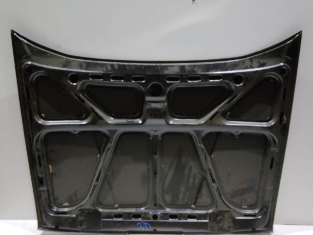 202762 Alfa Romeo 33 1990-1994 motorháztető, a képen látható sérüléssel