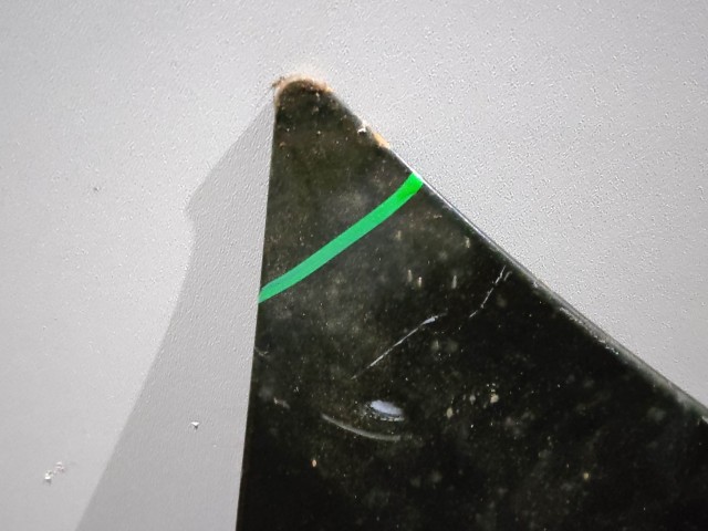 202762 Alfa Romeo 33 1990-1994 motorháztető, a képen látható sérüléssel