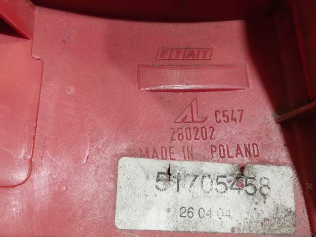204682 Fiat Panda II. 2003-2012 2003-2012 Fényszóró izzó foglalat nélkül használt a képen látható sérüléssel