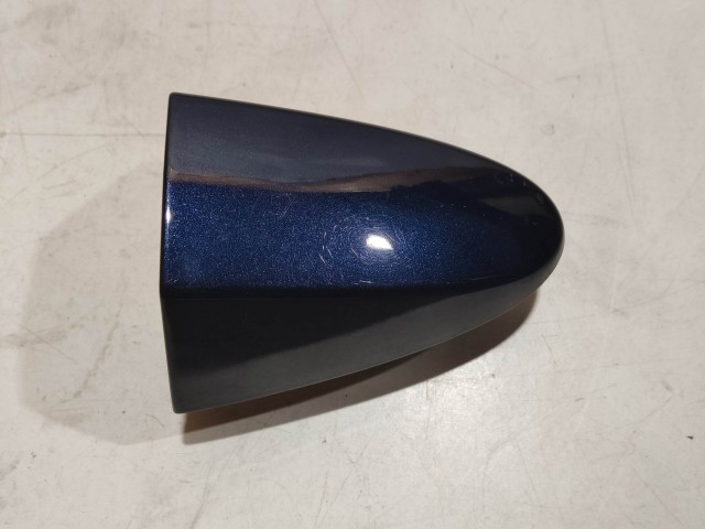 Ford Fiesta 2008-2017 Zárbetét kupak használt  jobb első