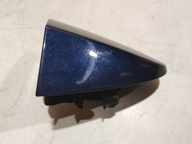 Ford Fiesta 2008-2017 Zárbetét kupak használt  jobb első