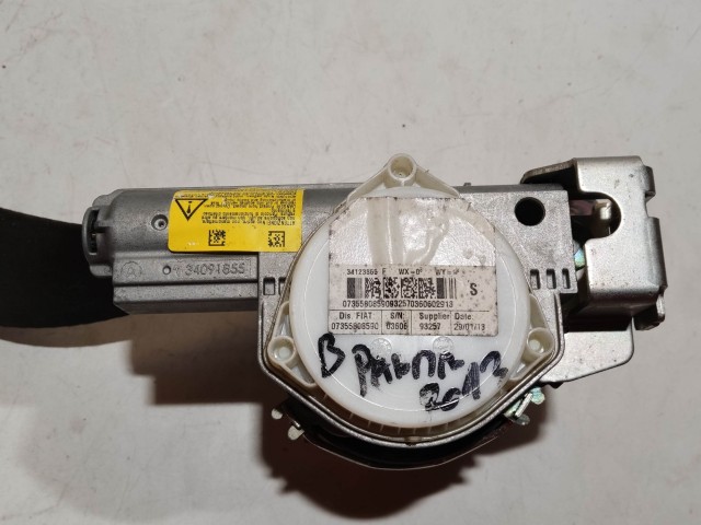 Fiat Panda III. 2012-2024 2012-2024 Biztonsági öv és csat használt  Bal első 