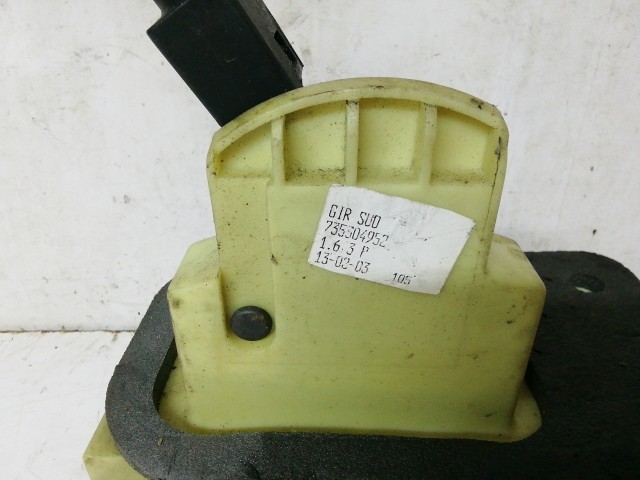 210181 Fiat Stilo 1,6 16v benzin váltókulissza 735304958