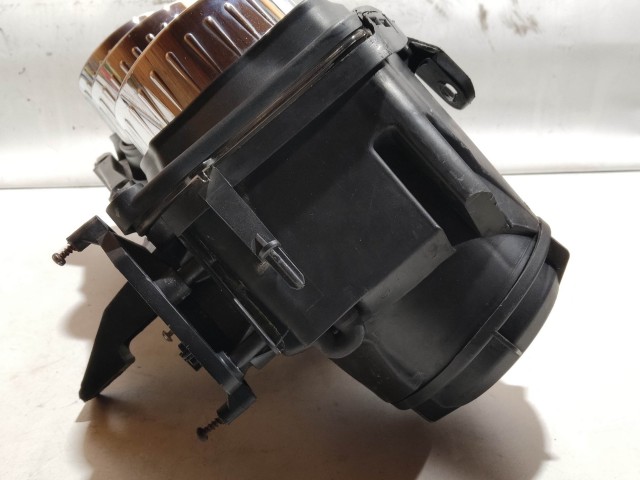 204883 Alfa Romeo 159 2005-2011  bal első xenon fényszóró, a képen látható rögzítő fül javítással