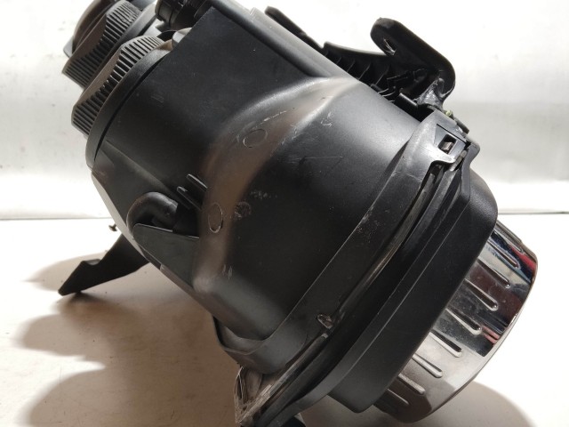 204883 Alfa Romeo 159 2005-2011  bal első xenon fényszóró, a képen látható rögzítő fül javítással