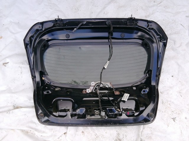 210280 Ford Fiesta 2008-2017 csomagtérajtó