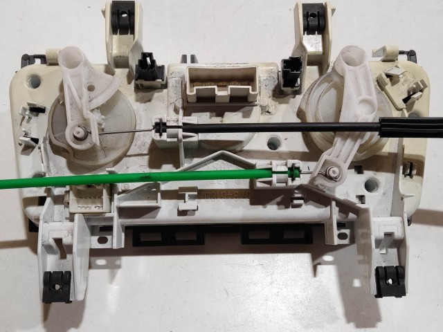 204961 Lancia Delta 2008-2014 manuális fűtés- és közép kapcsolók 5G7846100