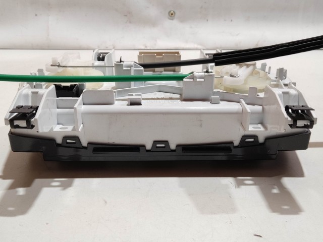 204963 Fiat Bravo 2007-2014 manuális fűtés- és közép kapcsolók, újszerű állapot 5G7846100