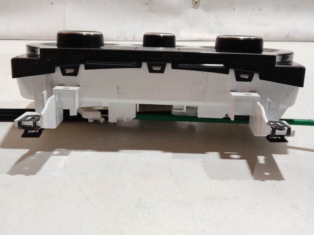 204963 Fiat Bravo 2007-2014 manuális fűtés- és közép kapcsolók, újszerű állapot 5G7846100