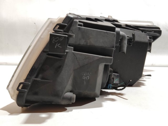 204987 Fiat Freemont jobb első fényszóró magasság állító motor nélkűl, a képen látható sérüléssel