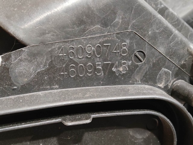 205015 Lancia Delta 2008-2014 bal első fényszóró 46090748