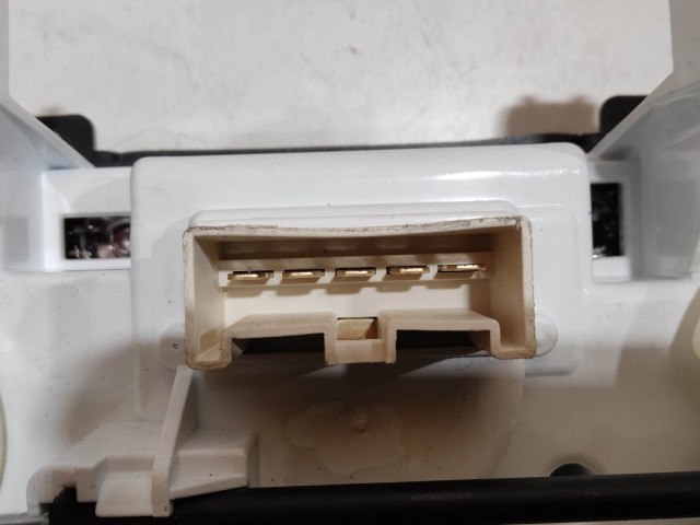 205021 Fiat Bravo 2007-2014 manuális fűtés- és közép kapcsolók, újszerű állapot 5G7846100