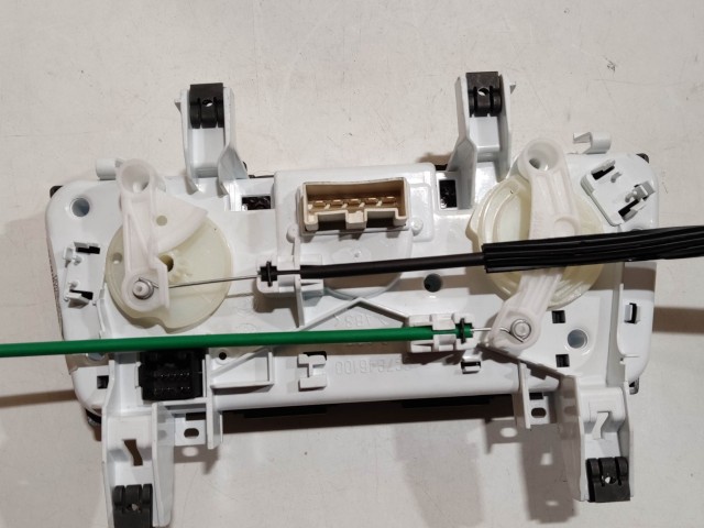 205021 Fiat Bravo 2007-2014 manuális fűtés- és közép kapcsolók, újszerű állapot 5G7846100