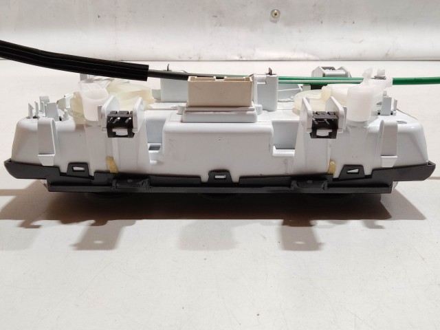 205024 Fiat Bravo 2007-2014 manuális fűtés- és közép kapcsolók, újszerű állapot 5G7846100