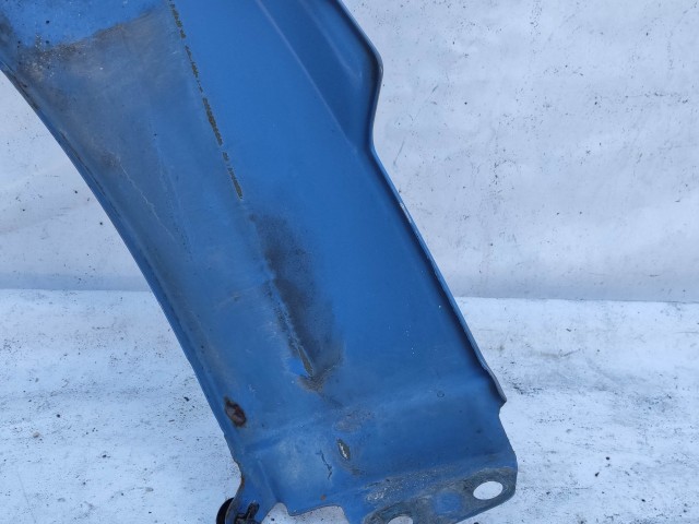 205058 Fiat Freemont 2011-2015 jobb első kék színű árvédő, a képen látható sérüléssel