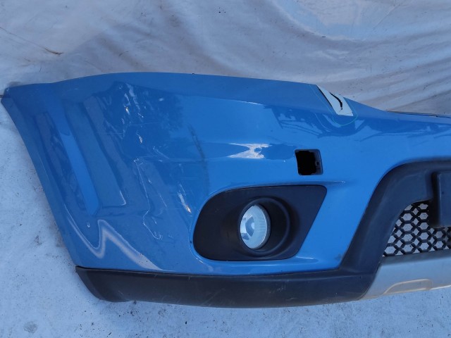 205064 Fiat Freemont 2011-2015 első lökhárító, a képen látható sérüléssel