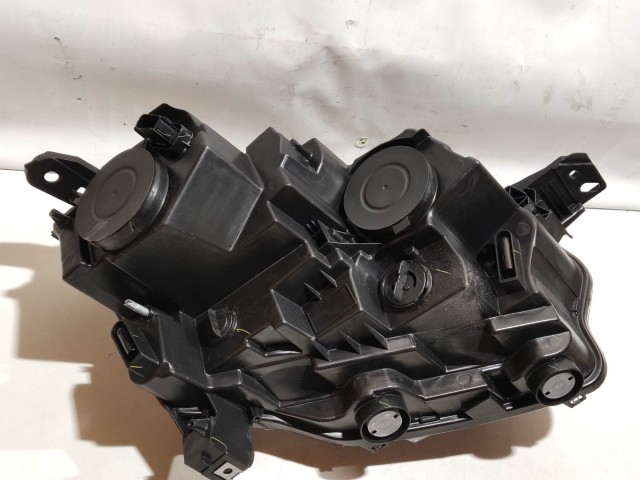 Fiat Doblo V. 2022-, Citroen Brelingo 2018- utángyártott új, bal első fényszóró