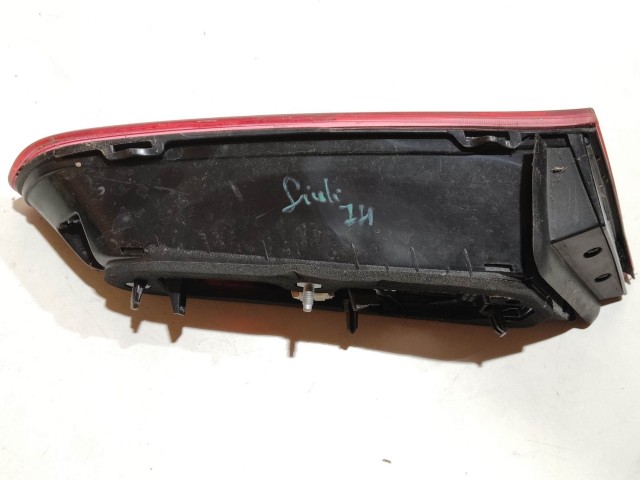 205134 Alfa Romeo Giulietta 2010-2020 jobb hátsó belső lámpa, izzó foglalat nélkül 50513400