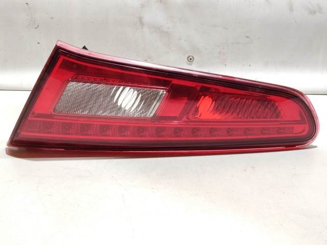 205134 Alfa Romeo Giulietta 2010-2020 jobb hátsó belső lámpa, izzó foglalat nélkül 50513400