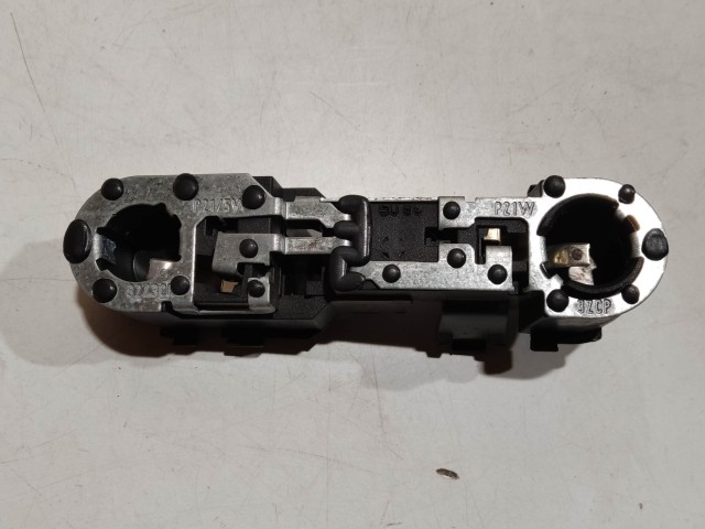 205139 Alfa Romeo 159 2005-2011jobb hátsó belső lámpa Izzó foglalat 50504822