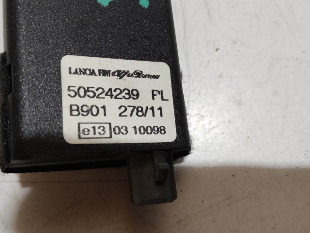 Alfa Romeo Giulietta 2010-2020 navigáció antenna  50524239