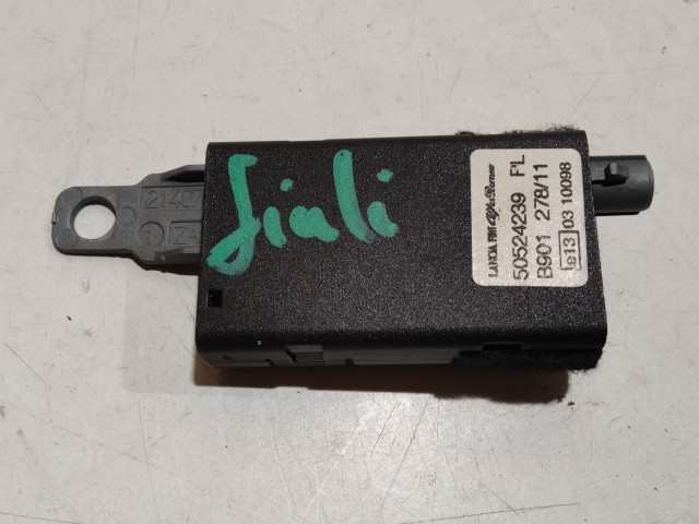 Alfa Romeo Giulietta 2010-2020 navigáció antenna  50524239