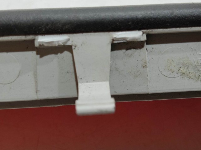 205146 Alfa Romeo Giulietta , Fiat 500L pótféklámpa, a képen látható sérüléssel 51925086