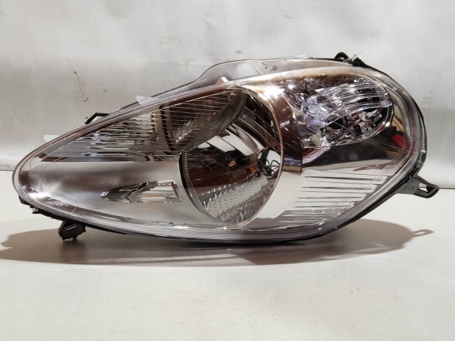 Fiat Grande Punto utángyártott új, 2008 előtti, fehér csatlakozós, jobb első fényszóró