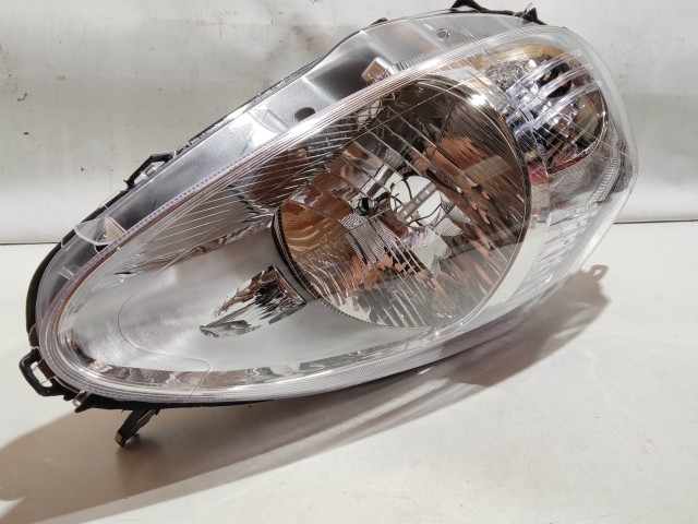 Fiat Grande Punto utángyártott új, 2008 előtti, fehér csatlakozós, jobb első fényszóró