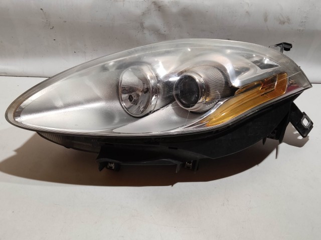 205187 Fiat Bravo 2007-2014 bal első fényszóró, a képen látható sérüléssel 51757538