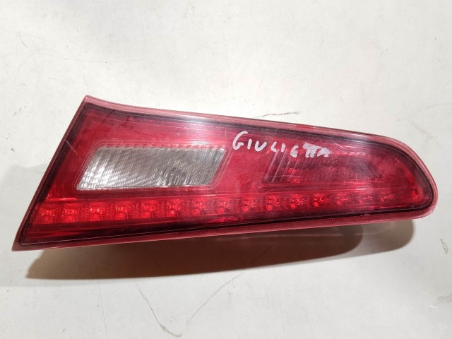 154361 Alfa Romeo Giulietta 2010-2020 jobb hátsó belső lámpa 50531132