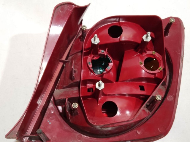 205253 Fiat Stilo 2003-2007 5 ajtós bal hátsó lámpa, izzófoglalat nélkül!!!
