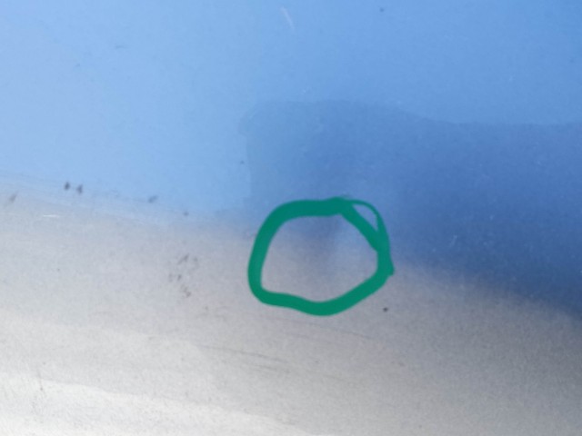 205279 Lancia Delta 2008-2014 Jobb első sárvédő, a képen látható sérüléssel