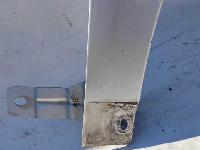 205279 Lancia Delta 2008-2014 Jobb első sárvédő, a képen látható sérüléssel