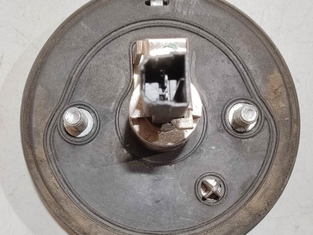 205358 Alfa Romeo Giulietta 2016-2020 hátsó nyomógombos embléma 50538700