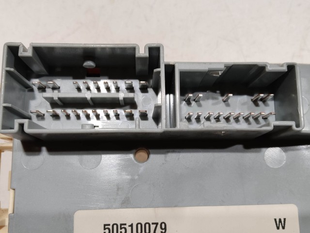 Alfa Romeo 159 belső biztosítéktábla 50510079