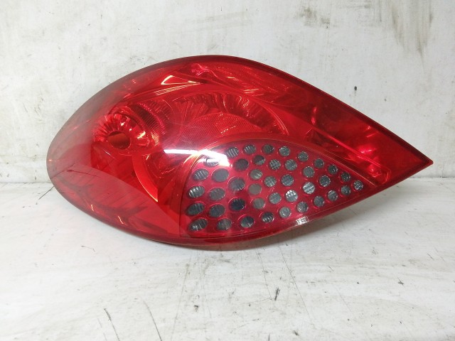 210379 Peugeot 207 2006-2014 Lámpa , Fényszóró használt  bal hátsó a képen látható sérüléssel