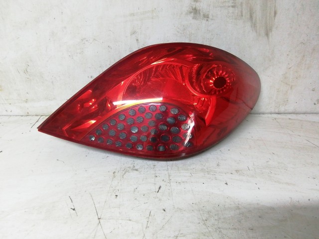 210377 Peugeot 207 2006-2014 Lámpa , Fényszóró használt  jobb hátsó