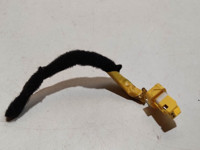 205451 Alfa Romeo 147 2000-2010 biztonsági öv elektromos csatlakozó 156076018