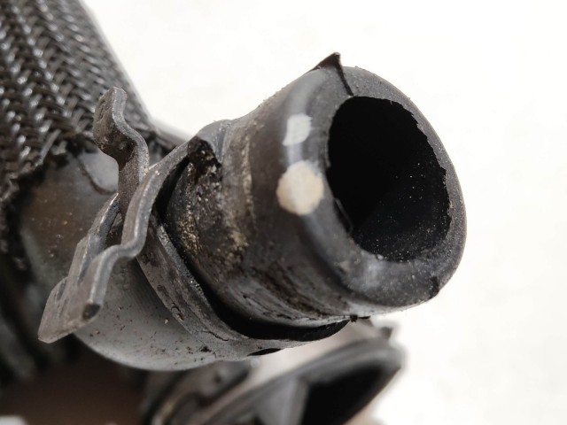 Fiat Freemont 2011-2015 levegőcső légszűrőházból a turbóba K04627073AE