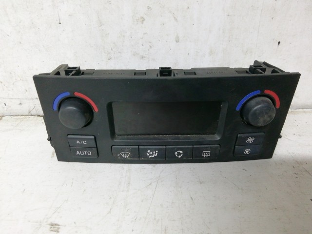 Peugeot 207 2006-2014 Fűtés- és közép kapcsolók használt  digit