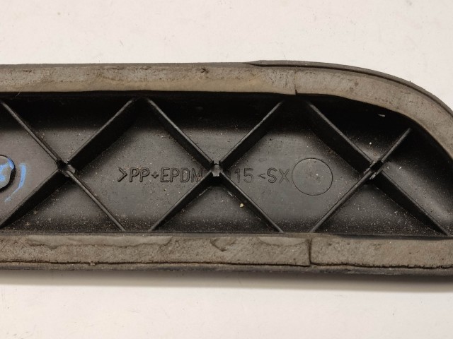 Fiat Punto II. 3 ajtós , bal hátsó díszcsík