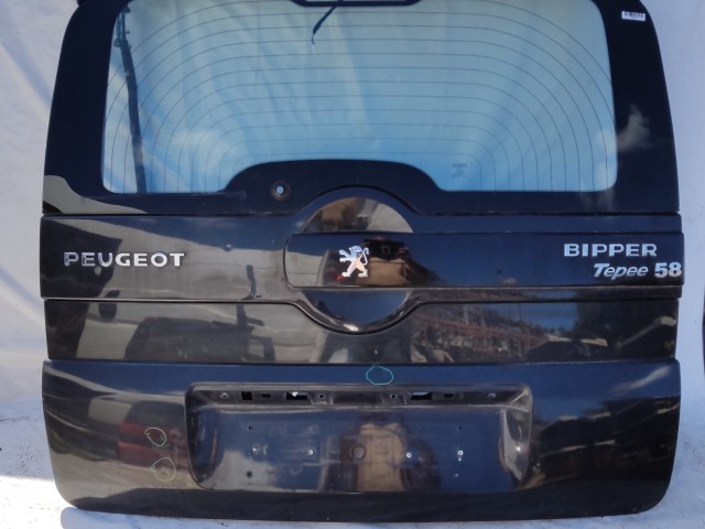 206022 Peugeot Bipper 2008-2024 csomagtérajtó, a képen látható sérülésekkel