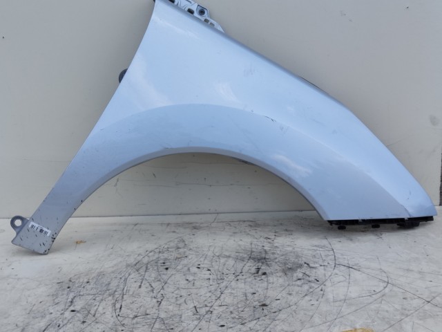 206035 Peugeot 3008 2009-2013 jobb első sárvédő 9682889380