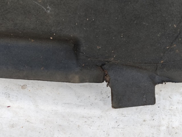 206046 Chevrolet Cruze 2008-2016 2008-2016 motorháztető szigetelés, a képen látható sérüléssel