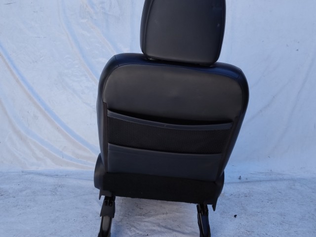 206062 Citroen C4 Aircross 2012-2017 bal első félbőr ülés, a képen látható sérüléssel